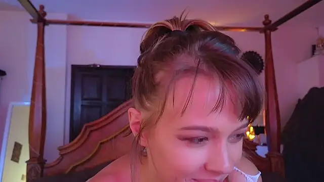 Snapshot of DemiDee chatting on February 2025 06:33:01 AM DemiDee online show from February 2025 06:33:01 AM