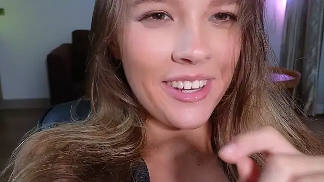 Snapshot of DemiDee chatting on October 2025 04:50:01 PM DemiDee online show from October 2025 04:50:01 PM