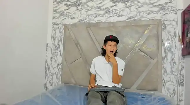 LucioDelDuque online show from February 2025 04:14:02 PM