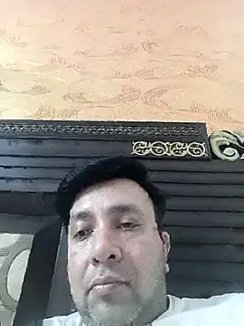 innocentboy1987 online show from April 2026 12:00:02 PM