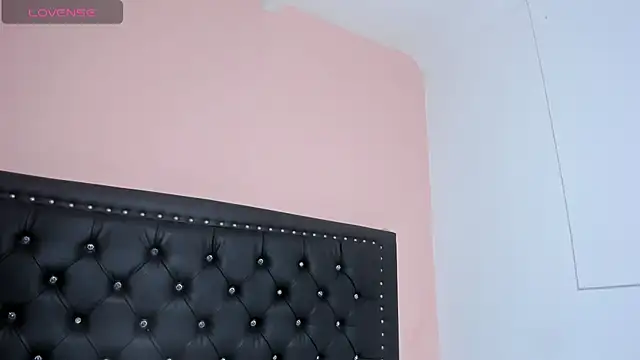 nina caster online show from February 2025 03:51:01 AM