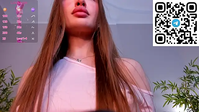 Snapshot of miiss__lulu chatting on April 2026 01:42:02 AM miiss lulu online show from April 2026 01:42:02 AM