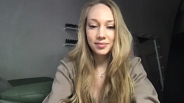 Snapshot of Engel_13 chatting on February 2025 01:33:02 PM Engel 13 online show from February 2025 01:33:02 PM
