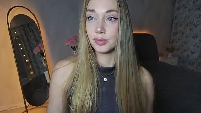 Snapshot of Engel_13 chatting on December 2025 02:37:01 PM Engel 13 online show from December 2025 02:37:01 PM