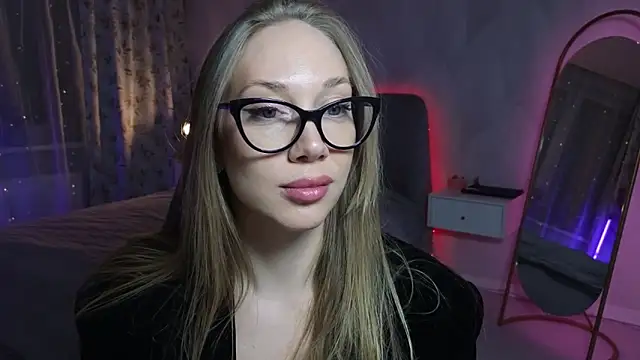 Snapshot of Engel_13 chatting on February 2026 04:00:01 PM Engel 13 online show from February 2026 04:00:01 PM