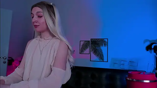 Snapshot of PhilippaAdamas chatting on March 2025 02:38:02 AM PhilippaAdamas online show from March 2025 02:38:02 AM