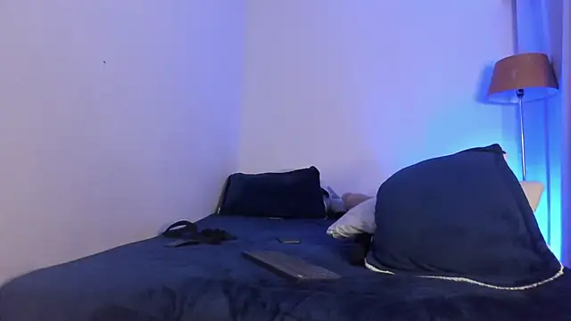 Snapshot of bakersboyssexys chatting on October 2025 01:47:02 AM bakersboyssexys online show from October 2025 01:47:02 AM