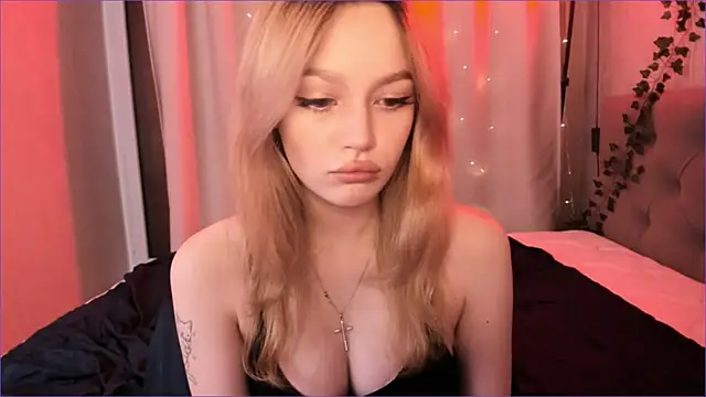 MiaRanki online show from April 2026 11:38:01 PM