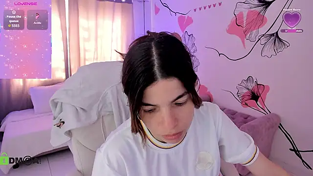 Isabela Fiorelli online show from July 2026 02:01:02 PM