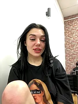 MaeveMoon online show from September 2025 04:35:01 AM