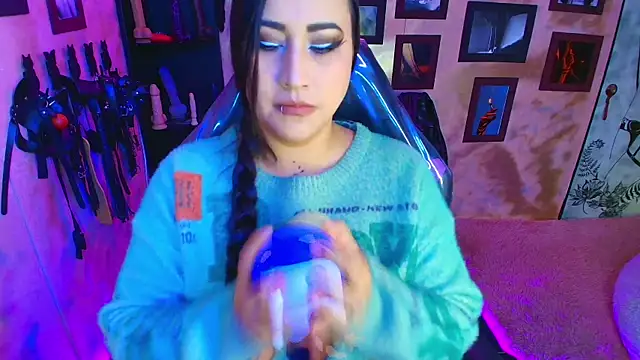 cherryy bombshelll online show from February 2026 04:11:02 PM