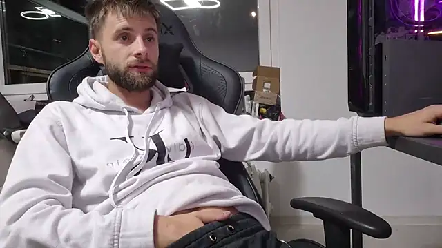 ademandjulia online show from October 2025 09:22:01 PM