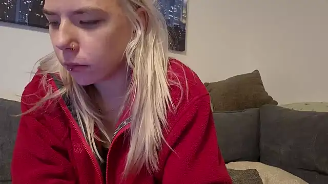 ademandjulia online show from November 2025 08:29:01 PM