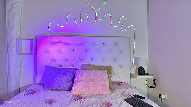 Snapshot of ariana_smiith chatting on February 2025 09:31:02 PM ariana smiith online show from February 2025 09:31:02 PM