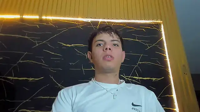 Alessandro 1610 online show from March 2026 03:00:01 AM