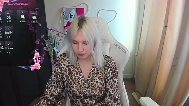 EvelinaLuu online show from April 2026 04:54:02 AM