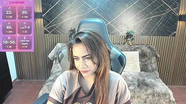 Holly 22 online show from July 2026 11:34:02 AM