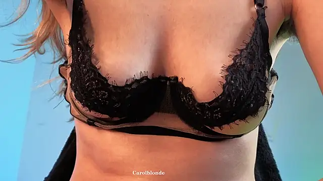 Snapshot of Carolblonde chatting on February 2026 01:25:02 AM Carolblonde online show from February 2026 01:25:02 AM