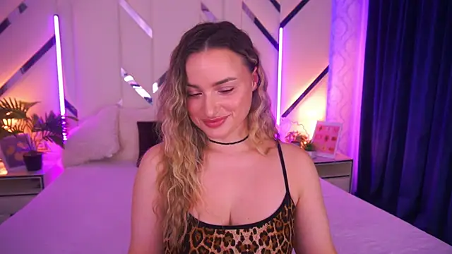 LindsieGreyy online show from November 2025 08:25:02 AM