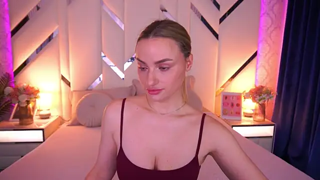 Snapshot of LindsieGreyy chatting on May 2026 06:54:02 AM LindsieGreyy online show from May 2026 06:54:02 AM