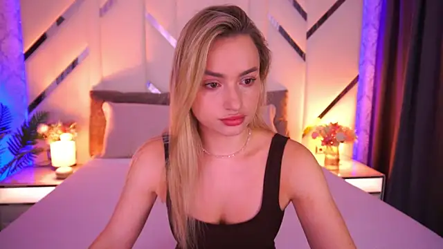 Snapshot of LindsieGreyy chatting on July 2026 06:08:02 AM LindsieGreyy online show from July 2026 06:08:02 AM