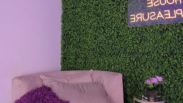 emmiily z online show from March 2025 06:53:02 AM