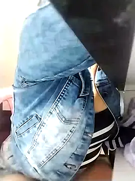 Issaquens online show from February 2025 09:46:01 PM