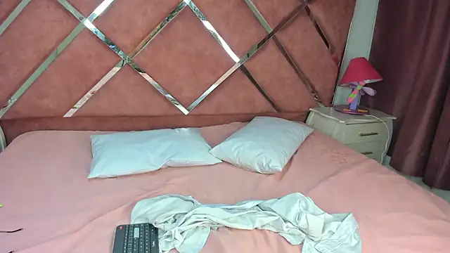  JuliSweet  online show from March 2025 12:00:01 PM