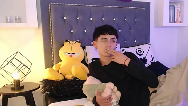 MaikyCooper online show from March 2025 07:29:02 AM