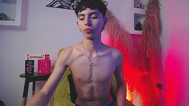 MaikyCooper online show from September 2025 09:07:02 PM