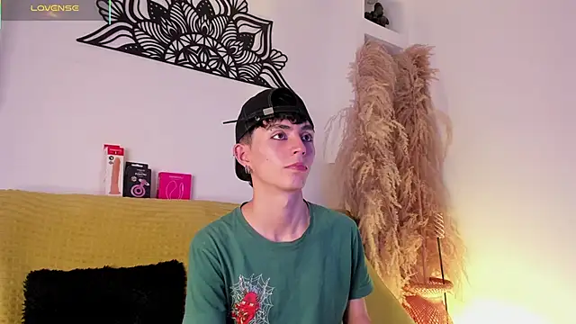 MaikyCooper online show from September 2025 08:25:01 PM