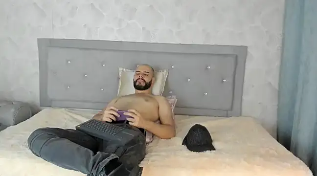 Luke Diaz7 online show from February 2025 11:53:02 PM