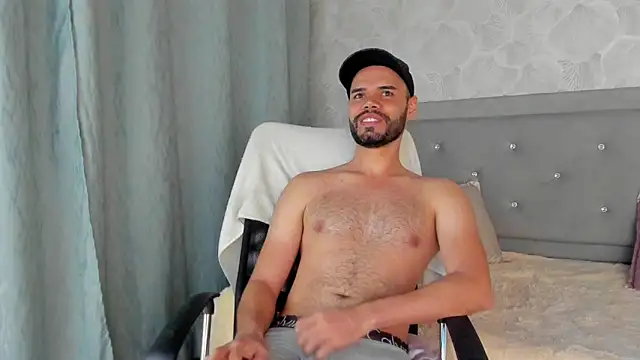 Luke Diaz7 online show from March 2025 04:32:01 AM