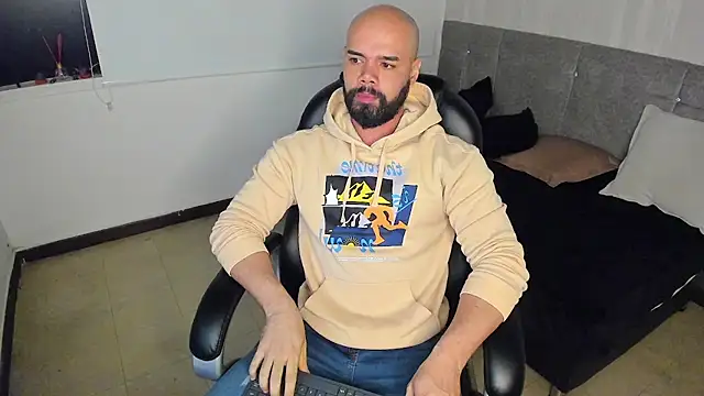 Luke Diaz7 online show from October 2025 04:37:01 AM