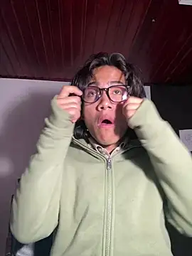 Snapshot of shadowsofgarden chatting on February 2025 03:56:02 AM shadowsofgarden online show from February 2025 03:56:02 AM