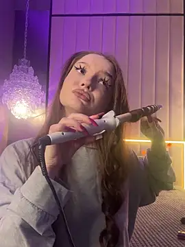 AlexaBright online show from November 2025 05:58:02 PM