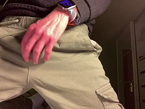 macBitch online show from May 2026 11:33:02 PM
