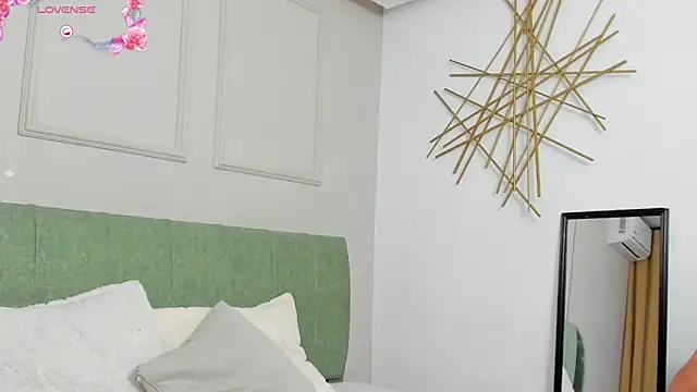 elizabeth 20 online show from October 2025 07:03:02 PM