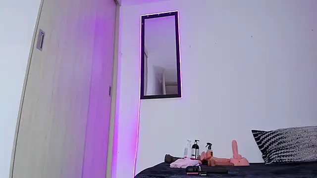 MELINAMARTINS online show from March 2026 09:21:01 PM