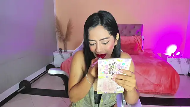 cristal crossfitx online show from December 2025 10:24:02 AM