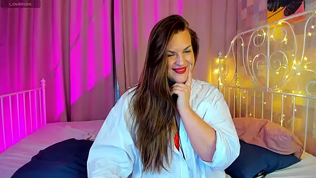 kamilla   moon online show from February 2025 05:42:02 AM