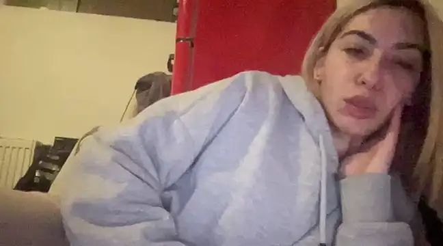 sarrah rossy online show from February 2025 09:58:01 PM