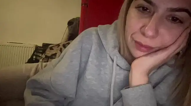 sarrah rossy online show from February 2025 01:10:01 AM