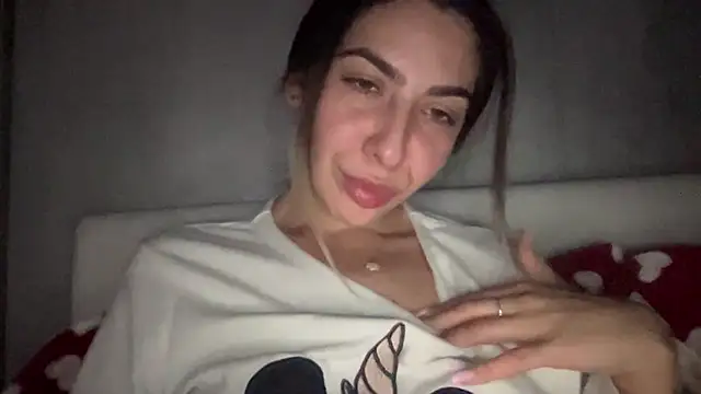 sarrah rossy online show from November 2025 09:59:01 PM