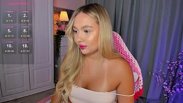 Snapshot of _Loneve__ chatting on October 2025 03:31:02 PM  Loneve   online show from October 2025 03:31:02 PM