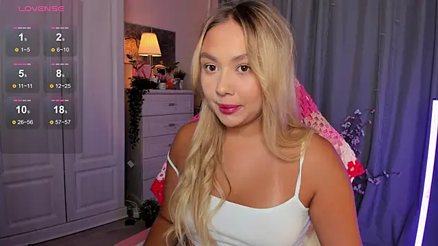 Snapshot of _Loneve__ chatting on October 2025 03:42:02 PM  Loneve   online show from October 2025 03:42:02 PM