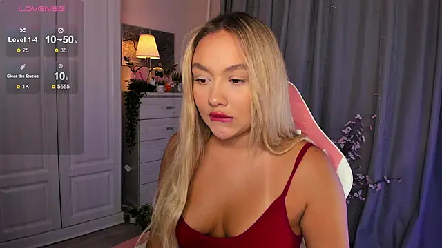 Snapshot of _Loneve__ chatting on October 2025 01:42:02 PM  Loneve   online show from October 2025 01:42:02 PM