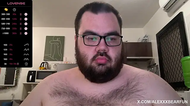 Snapshot of alexxxbear chatting on November 2025 10:41:02 PM alexxxbear online show from November 2025 10:41:02 PM