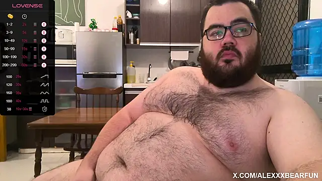 Snapshot of alexxxbear chatting on November 2025 10:47:02 PM alexxxbear online show from November 2025 10:47:02 PM