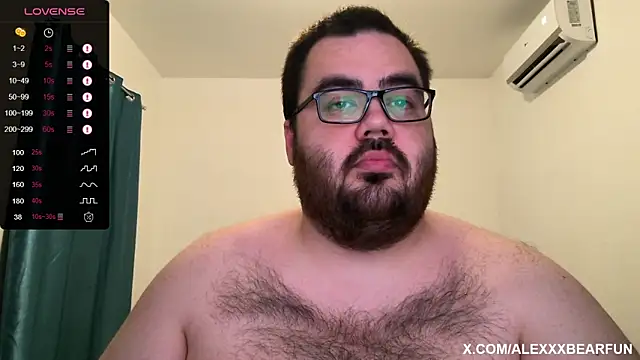 Snapshot of alexxxbear chatting on December 2025 07:20:02 PM alexxxbear online show from December 2025 07:20:02 PM